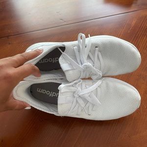Adidas Cloud Foam Super White sz 9.5